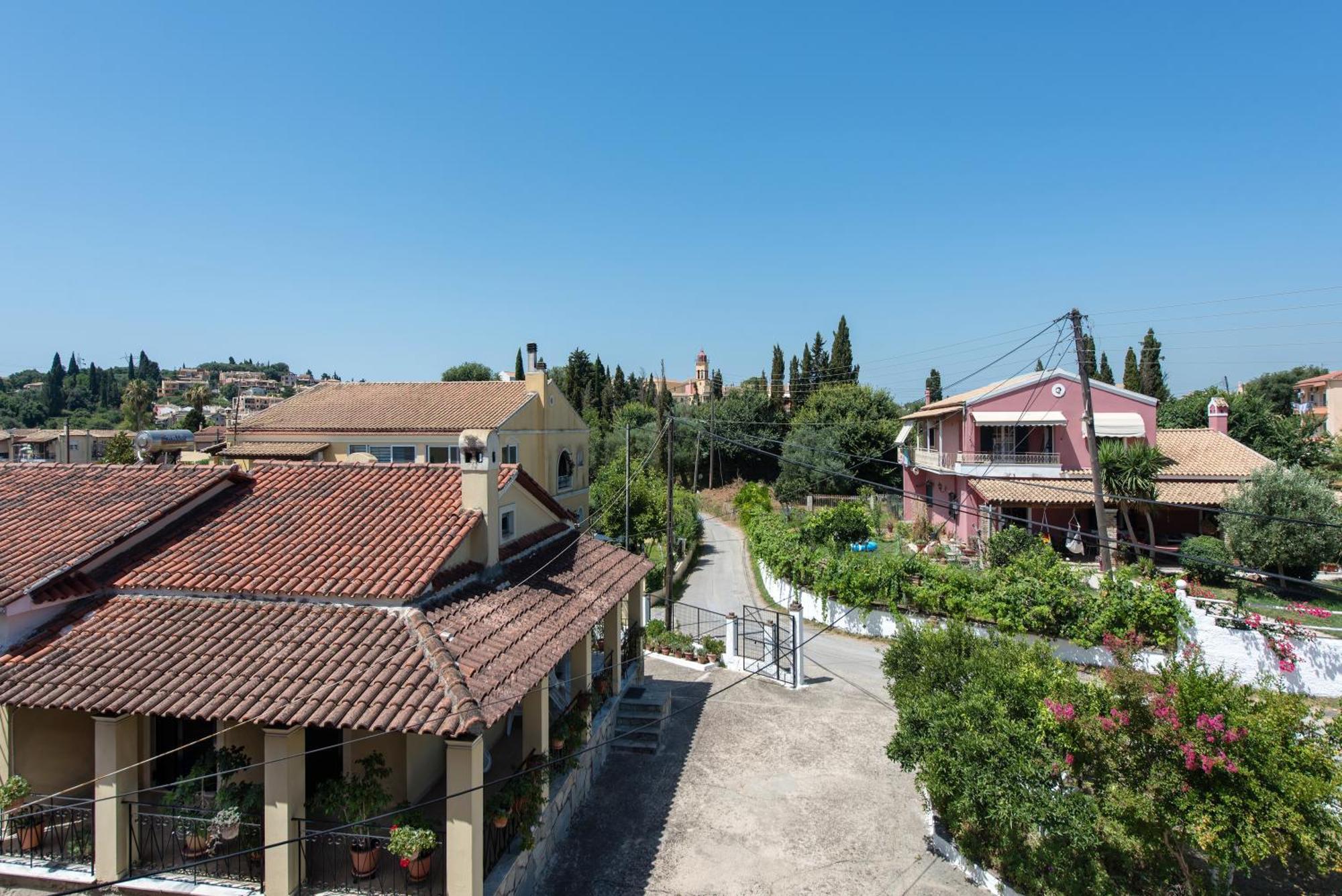 The Roof Family Apartment Alepou Exterior foto