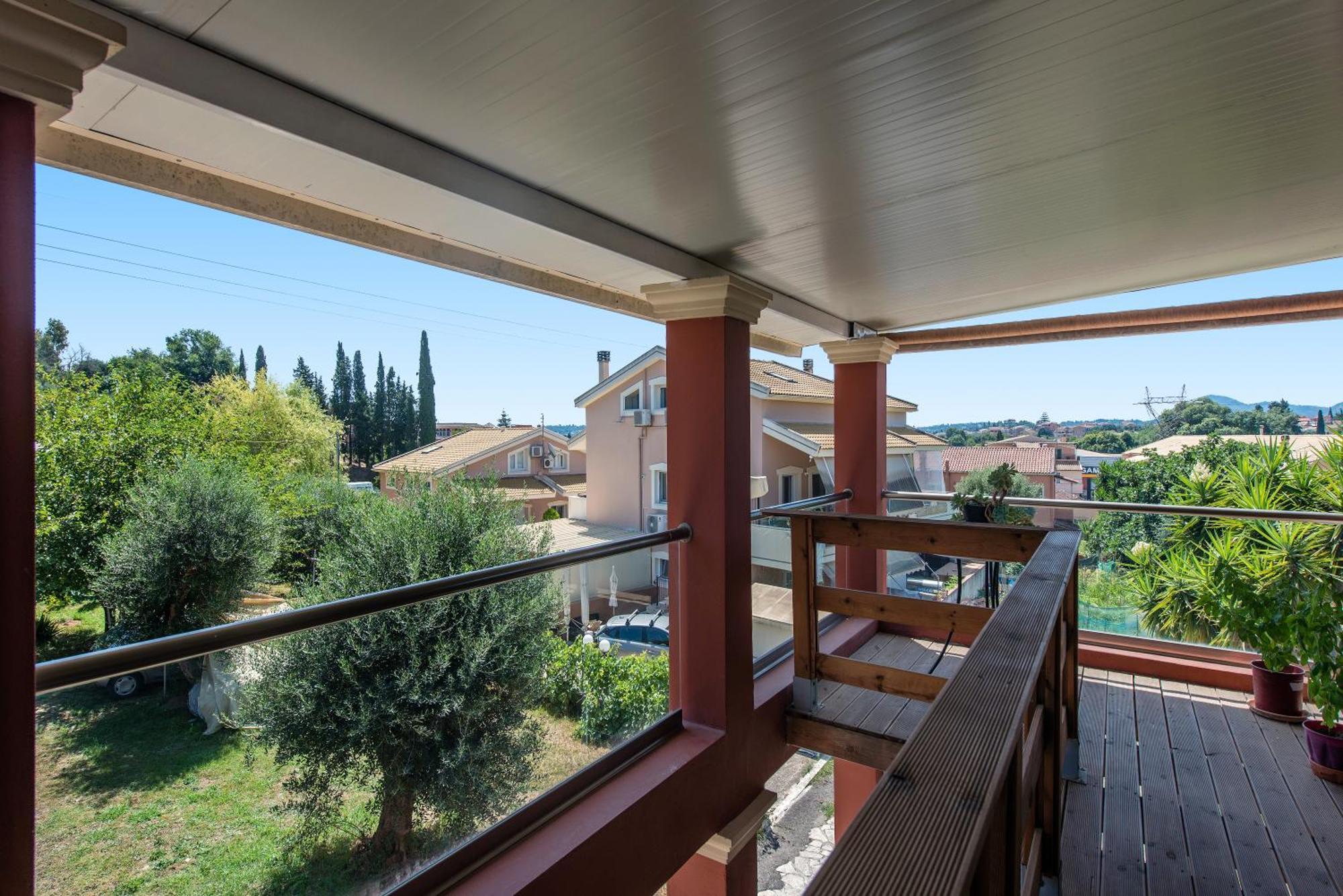 The Roof Family Apartment Alepou Exterior foto
