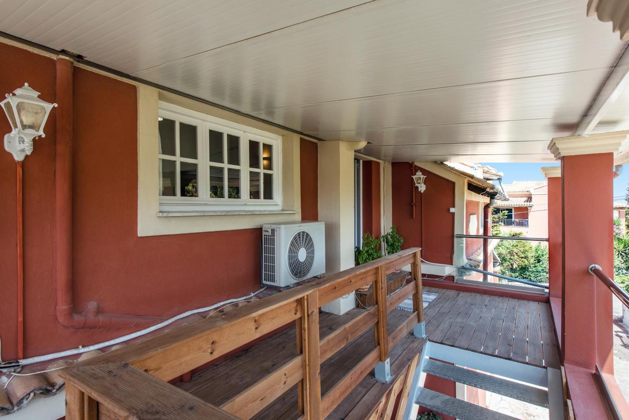 The Roof Family Apartment Alepou Exterior foto